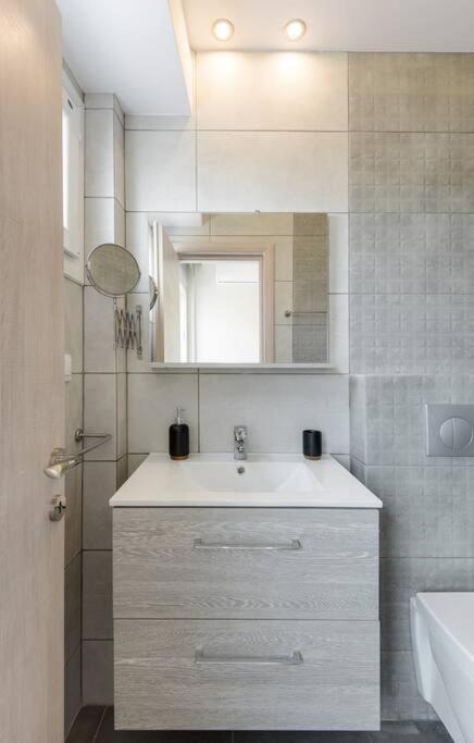Penthouse Suite In The City Center テッサロニキ エクステリア 写真
